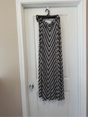 Falls Creek Black and White Chevron Maxi Skirt